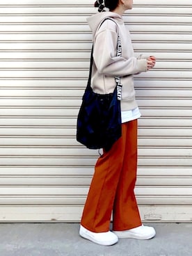 「URBAN RESEARCH Sonny Label（アーバンリサーチサニーレーベル）のポンチルーズパーカー2（Tシャツ/カットソー）」を使った、SIZUさん（レディース・156cm）の冬コーディネート