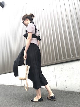 「GU（ジーユー）のアイテム（スカート、ブラック系）」を使った、momo_xoxo.babyさん（レディース・170cm）の秋コーディネート