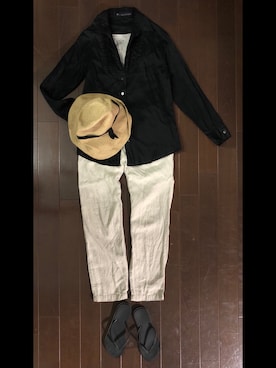 「家族旅行」｜「アイテム（帽子）」を使った、akiraさん（レディース・166cm）の秋コーディネート