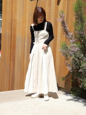 「EVOL（イーボル）のアイテム（スリッポン）」を使った、EVOL PRESSさん（レディース・160cm）の春コーディネート