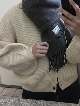 「Acne Studios（アクネストゥディオズ）のACNE STUDIOS CANADA マフラー（マフラー、グレー系）」を使った、miさん（レディース・165cm）の冬コーディネート