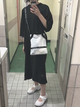 「NINE（ナイン）の【NINE】《STUDIOUS別注》フロストビニールサコッシュ（ショルダーバッグ、ホワイト系）」を使った、miさん（レディース・165cm）の夏コーディネート