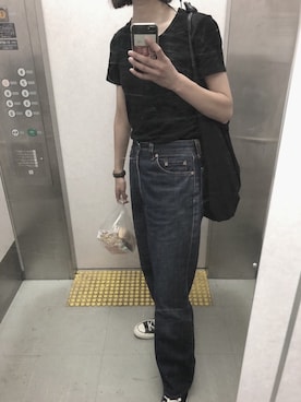 「無印良品（ムジルシリョウヒン）のアイテム（Tシャツ/カットソー、ブラック系）」を使った、miさん（レディース・165cm）の夏コーディネート