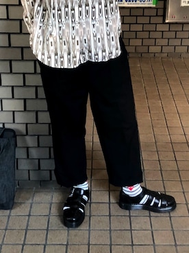 「NANO universe（ナノユニバース）のアイテム（その他パンツ、ブラック系）」を使った、Maiuさん（メンズ・170cm）の春コーディネート