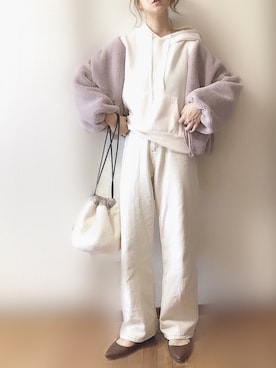「アイテム（パンプス、ホワイト系）」を使った、ぴょんさん（レディース・167cm）の冬コーディネート