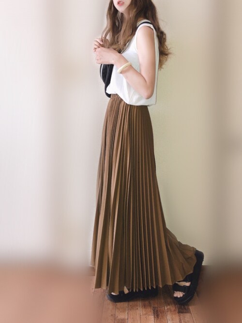 人気の茶色スカートをおしゃれに着回すコーディネート 大人の女性向けファッションメディア Casual