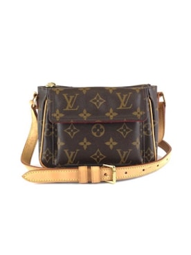 「LouisVuitton」｜「アイテム（その他）」を使った、VintageShop_soloさん（レディース・165cm）の秋コーディネート