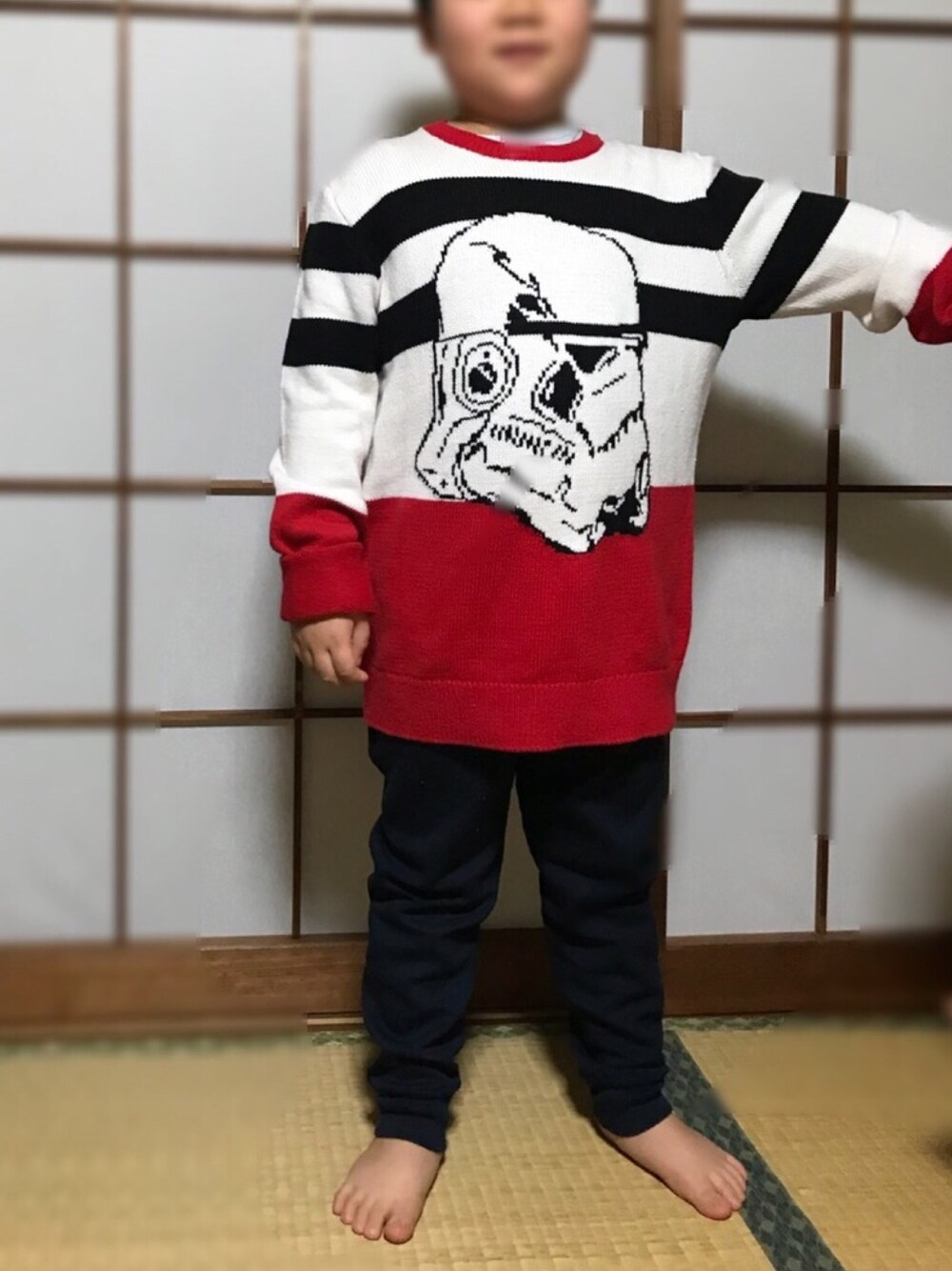 「スターウォーズ、むすこーで」｜「GAPのGap | Star Wars(TM) インターシャ クルーネックセーター（ニット/セーター、ホワイト系）」を使った、chansaaaaaさん（キッズ・120cm）の冬コーディネートの1枚目の写真