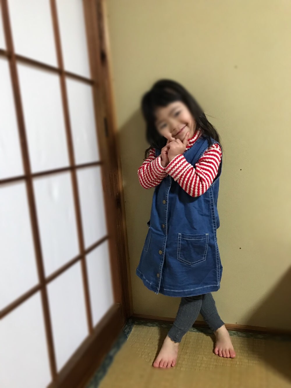「昭和レトロ、冬コーデ」｜「bp KIDS MARKETのアイテム（オールインワン・サロペット、ブルー系）」を使った、chansaaaaaさん（キッズ・90cm）の冬コーディネートの1枚目の写真