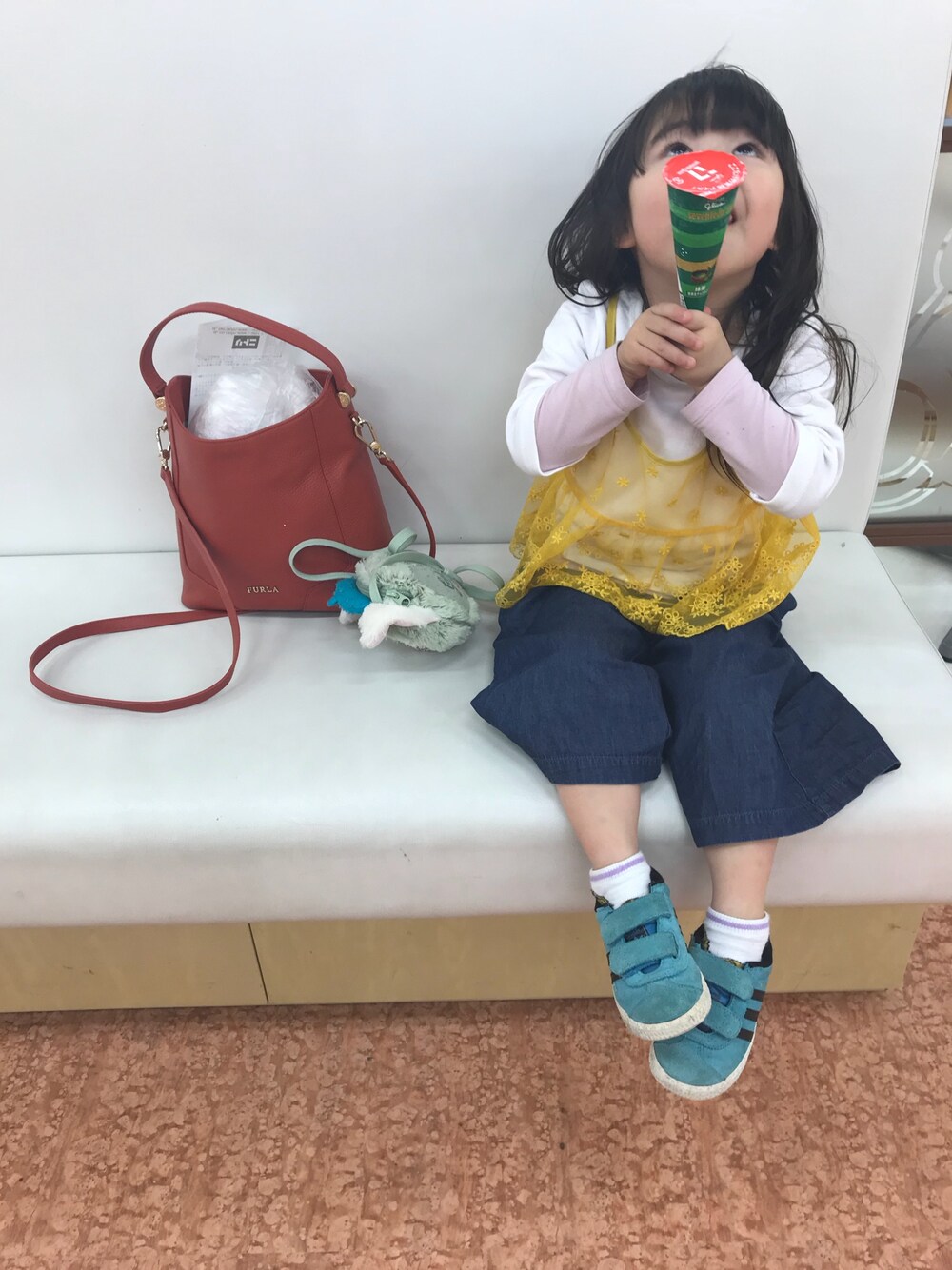 「抹茶アイス、休日スタイル、おんなのこコーデ、デニムガウチョパンツ」｜「BRANSHESのレースキャミ重ね着風7分袖Tシャツ（Tシャツ/カットソー、ホワイト系）」を使った、chansaaaaaさん（キッズ・90cm）の春コーディネートの1枚目の写真