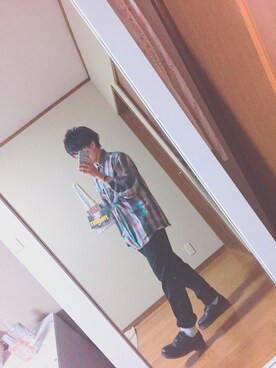 「ゆったりシルエット」｜「アイテム（スラックス）」を使った、ATORAさん（メンズ・160cm）の秋コーディネート