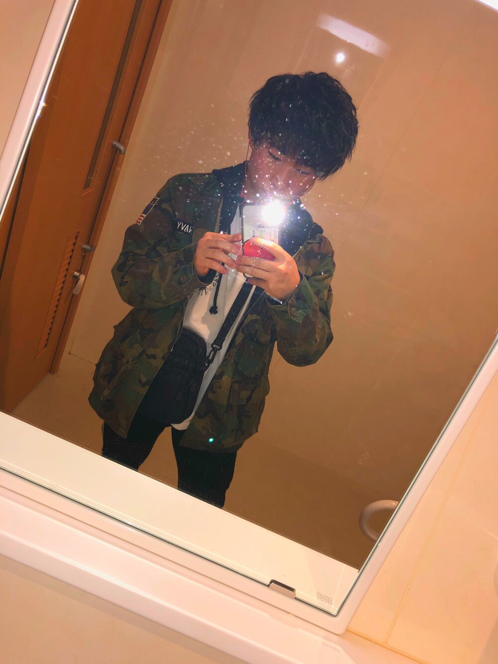 「ストリート服が好き、秋コーデ、お洒落さんとつながりたい、ブラック、迷彩」｜「FREAK'S STOREのアイテム（ジャケット/アウター、その他）」を使った、Tさん（メンズ・165cm）の秋コーディネートの1枚目の写真