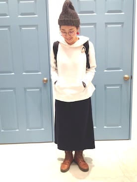 「アイテム（パーカー、ホワイト系）」を使った、staff-TUさん（レディース・158cm）の冬コーディネート