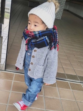 「OSHKOSH（オシュコシュ）のアイテム（サロペット/オーバーオール）」を使った、yo_yoさん（キッズ・80cm）の冬コーディネート
