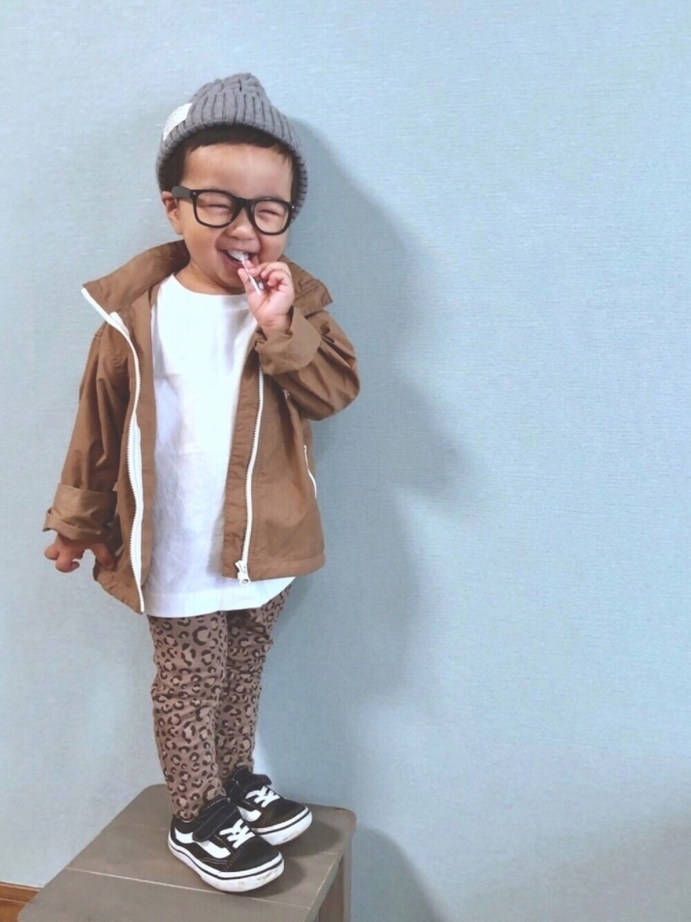 「レオパらぶフェス2019、レオパード、レギンス、マウンテンパーカー、ノースフェイス、ブラウンコーデ、2歳、男の子、シンプルコーデ、むすこーで」｜「西松屋のアイテム（ニットキャップ/ビーニー、グレー系）」を使った、yo_yoさん（キッズ・80cm）の秋コーディネートの1枚目の写真