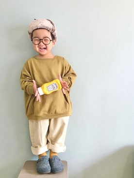 「マスタード」｜「アイテム（スリッポン）」を使った、yo_yoさん（キッズ・90cm）の秋コーディネート