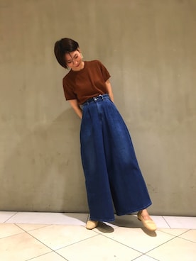 「BEAUTY&YOUTH UNITED ARROWS（ビューティーアンドユースユナイテッドアローズ）の＜Lee＞∴タックワイドデニムパンツ（デニムパンツ、ブルー系）」を使った、Shiori Kotedaさん（レディース・169cm）の春コーディネート