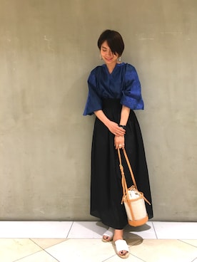 「BEAUTY&YOUTH UNITED ARROWS（ビューティーアンドユースユナイテッドアローズ）のBY∴ コットンシルクシャーリングマキシスカート -2WAY/手洗い可能-（スカート、ブラック系）」を使った、Shiori Kotedaさん（レディース・169cm）の春コーディネート