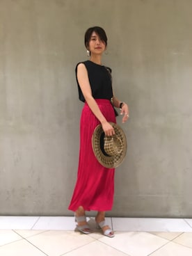 「BEAUTY&YOUTH UNITED ARROWS（ビューティーアンドユースユナイテッドアローズ）のアイテム（スカート、ピンク系）」を使った、Shiori Kotedaさん（レディース・169cm）の夏コーディネート