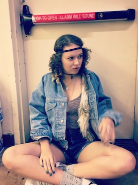 「faux fur」｜「アイテム（ジャケット/アウター）」を使った、Ellenさん（レディース・170cm）の秋コーディネート