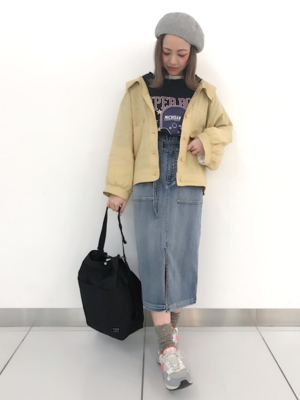 「大人カジュアル、ラフ、デニム、プリントT、はるコーデ、w closet、ootd、デニムスカート」｜「w closetの麻レーヨンバッグレースアップジャケット（その他アウター、イエロー系）」を使った、TOSHIBE KAYOKOさん（レディース・158cm）の春コーディネートの1枚目の写真