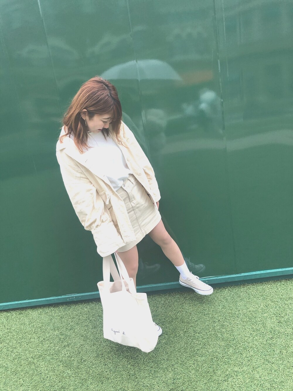 「オールホワイト、ベージュ、春コーデ」｜「chocomeeの台形スカート（スカート、ホワイト系）」を使った、フさん（レディース・154cm）の春コーディネートの1枚目の写真