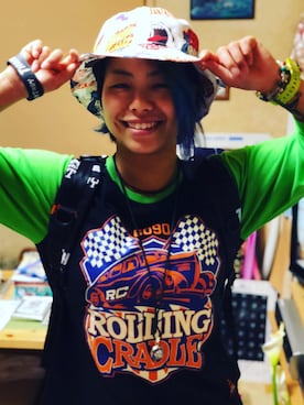 「ROLLING CRADLE（ローリングクレイドル）のアイテム」を使った、小林香萌さん（レディース・152cm）の春コーディネート