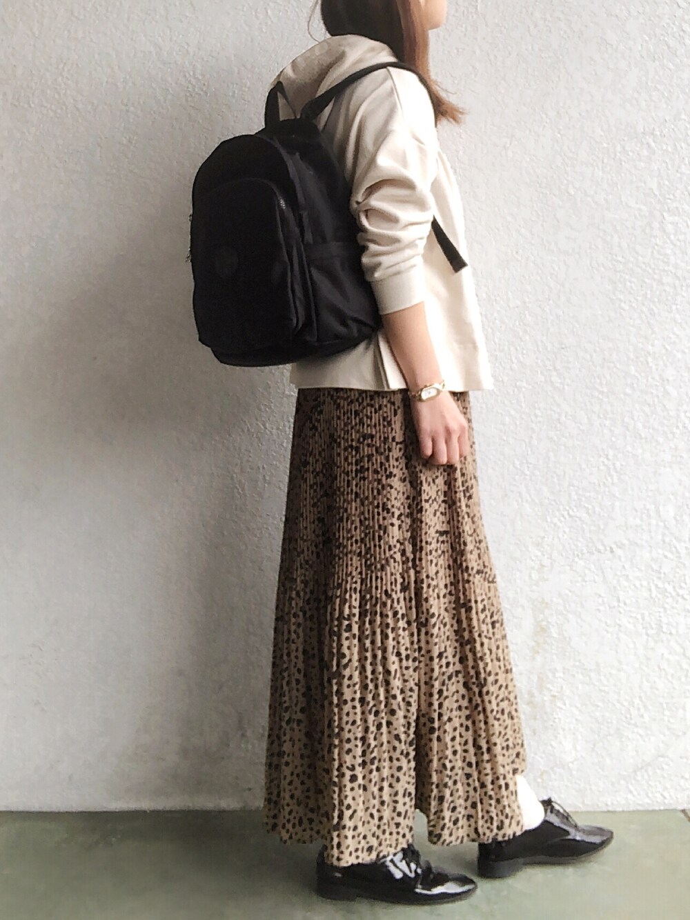 「kipling、キプリング、furla、フルラ、パーカー、リュック、腕時計、レオパード、プリーツスカート、PR」｜「kiplingのデリア(ギャラクシーブラック)（バックパック/リュック、ブラック系）」を使った、no＊さん（レディース・160cm）の春コーディネートの1枚目の写真