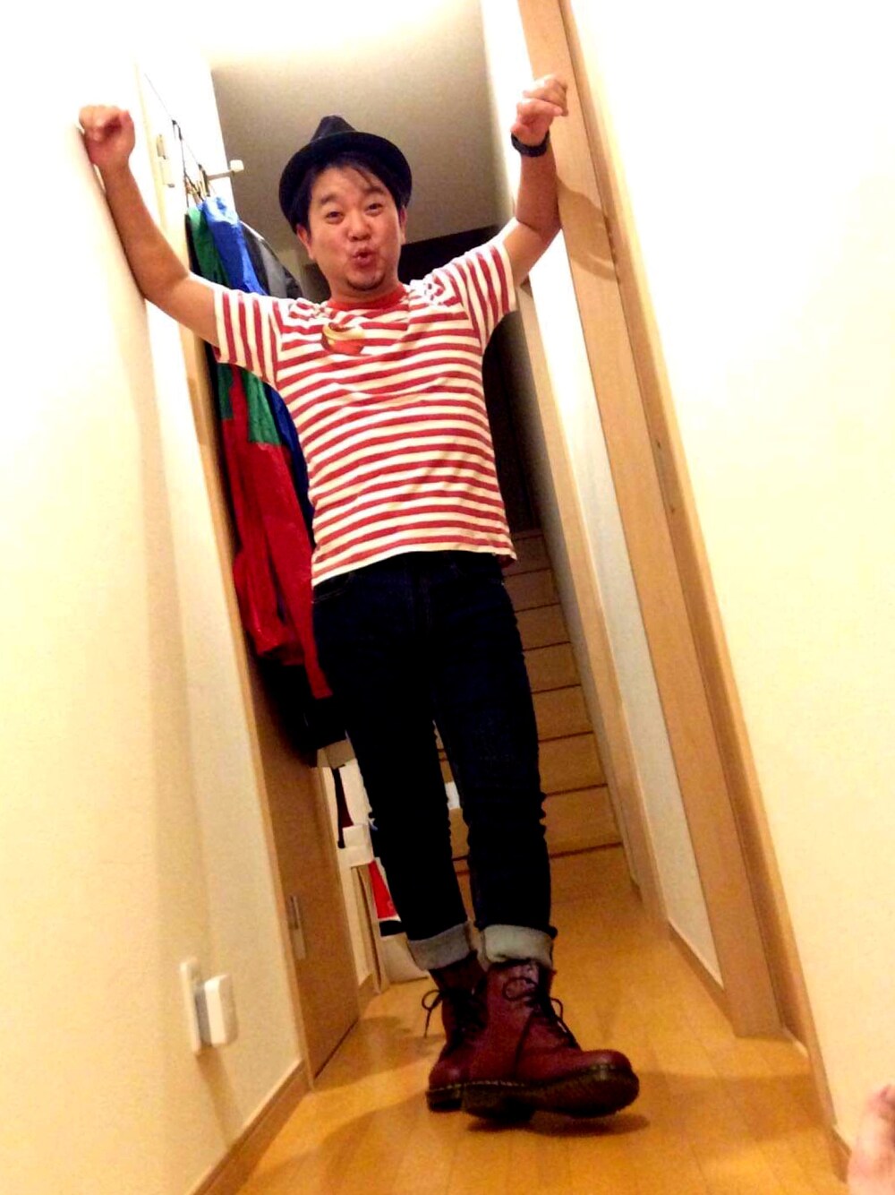「GUのアイテム（パンツ、ブルー系）」を使った、Shiro Hamadaさん（メンズ・163cm）の夏コーディネートの1枚目の写真