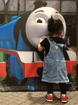 「OSHKOSH（オシュコシュ）のアイテム（ジャンパースカート）」を使った、ななさん（キッズ・80cm）の春コーディネート