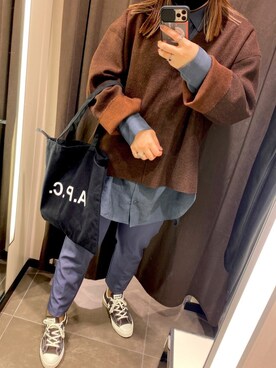 「ZARA（ザラ）のアイテム（シャツ/ブラウス、ブルー系）」を使った、namiさん（レディース）の秋コーディネート