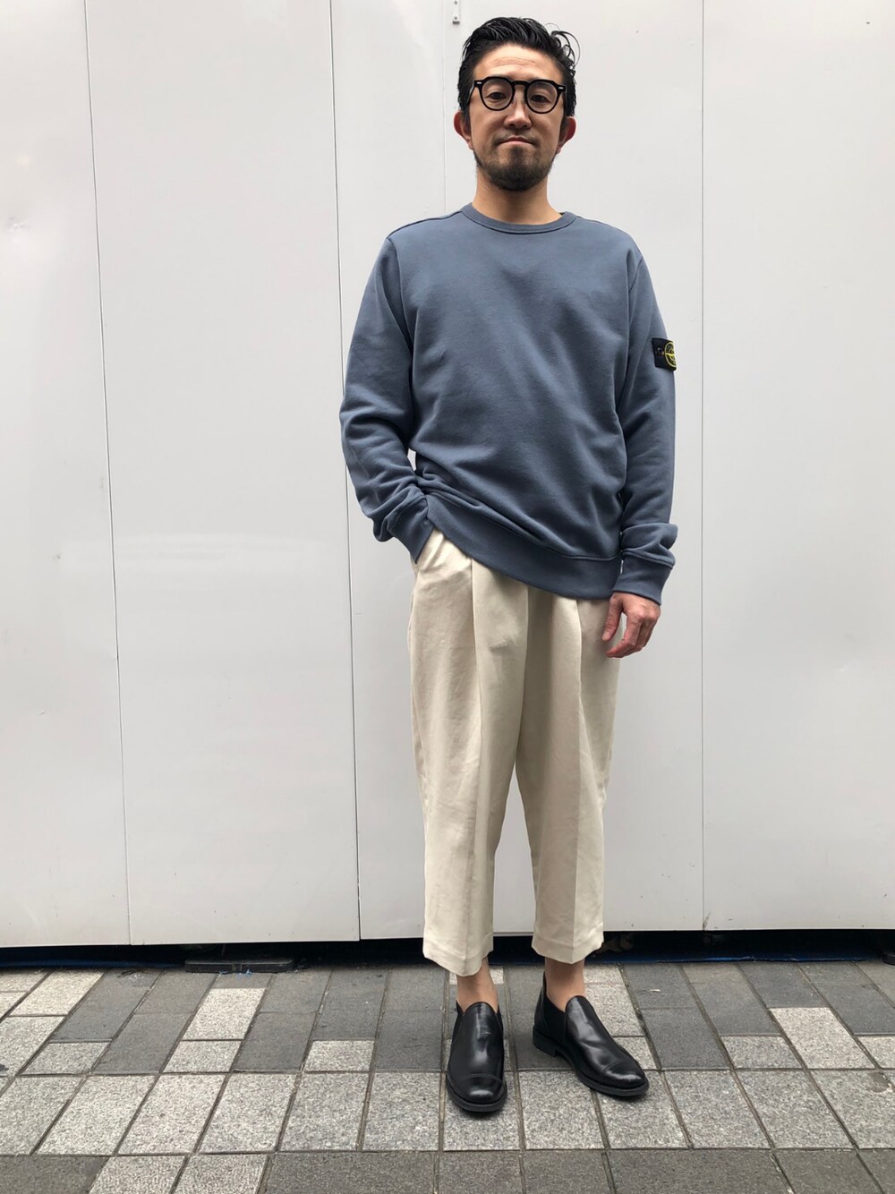 「カジュアル、シンプル、夏、大人カジュアル、リラックススタイル、きれいめカジュアル、大人コーデ、今日のコーデ、uncutbound、uncut bound」｜「STONE ISLANDのSTONE ISLAND(ストーンアイランド)   スウェットクルー（スウェット、ブラック系）」を使った、神田潔さん（メンズ・175cm）の夏コーディネートの1枚目の写真