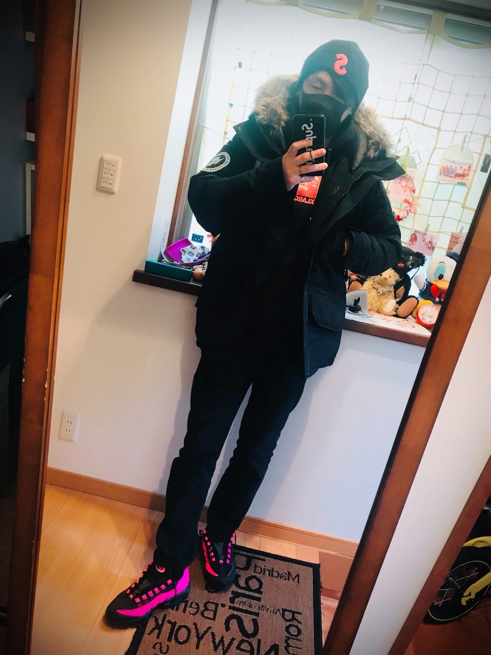 「supreme、ノースフェイス、アンタークティカパーカー、エクストララージ、エアマックス95」｜「THE NORTH FACEのザ・ノース・フェイス メンズ 極地仕様ダウンパーカ / アンタークティカパーカ（ダウンジャケット/コート、ブラック系）」を使った、takaさん（メンズ・174cm）の冬コーディネートの1枚目の写真