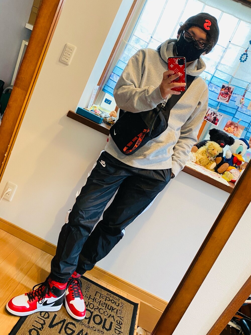 「運動会、NIKE、supreme、ジョーダン、Gショック」｜「NIKEのナイキ スポーツウェア メンズ ウーブン パンツ / NIKE《セットアップ対応商品》（その他パンツ、ブラック系）」を使った、takaさん（メンズ・174cm）の秋コーディネートの1枚目の写真