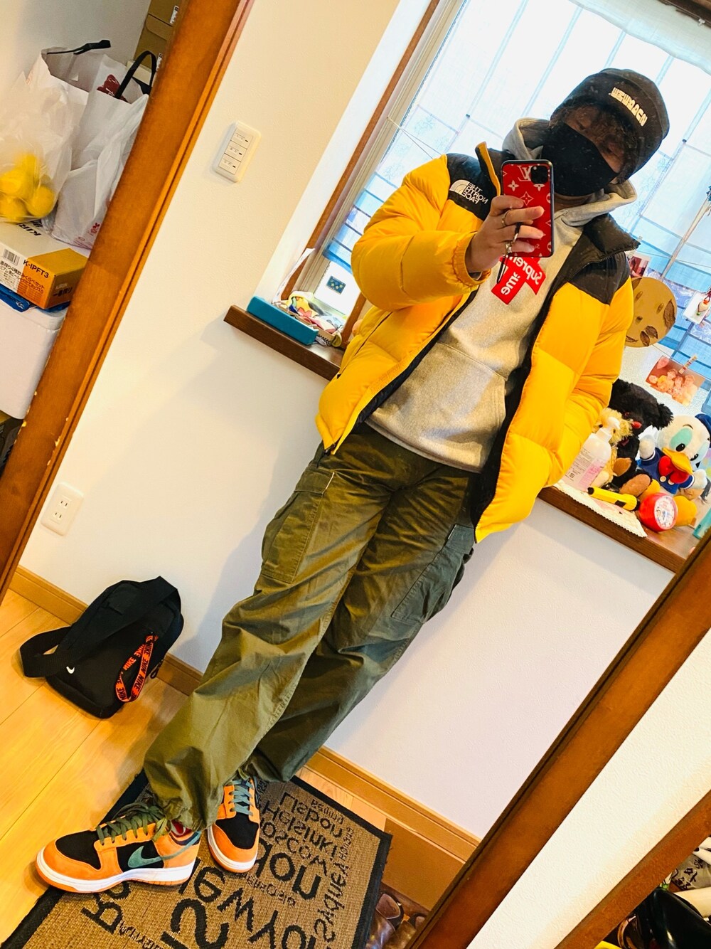 「supreme、NIKE、ダンク、ヌプシ、ノースフェイス、コストコ、セラミック」｜「ROTHCOのROTHCO/BDU PANTS HARD WASH（カーゴパンツ、グリーン系）」を使った、takaさん（メンズ・174cm）の冬コーディネートの1枚目の写真
