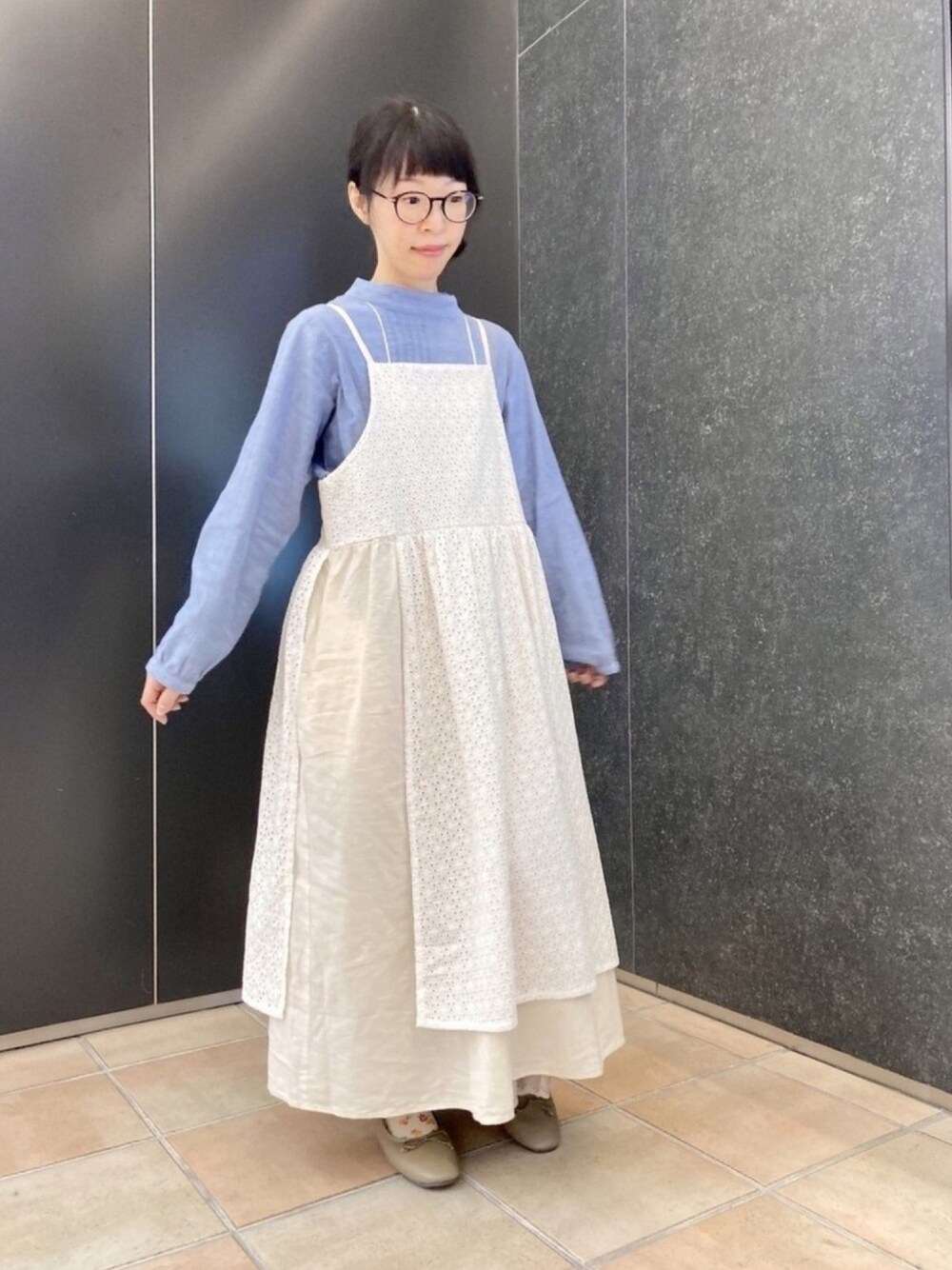 「キャミワンピ、レースワンピ、ボアシューズ、バレエシューズ、サマンサ モスモス(Samansa Mos2)、めがね」｜「Samansa Mos2の中ボアバレエシューズ（バレエシューズ、ブラウン系）」を使った、アリーさん（レディース・153cm）の秋コーディネートの1枚目の写真