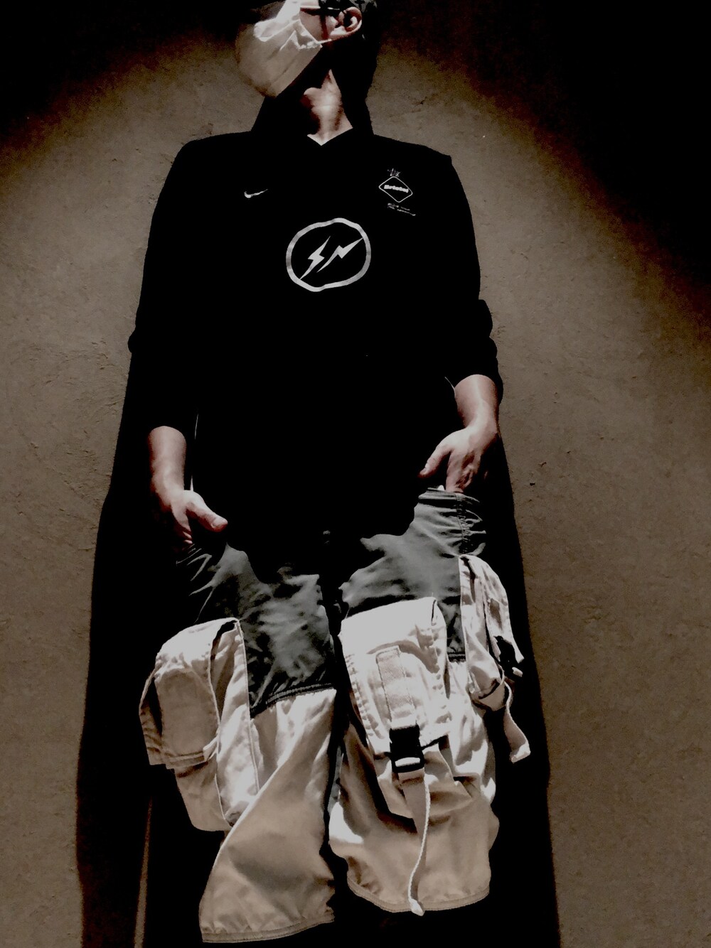 「uniform experiment、NIKE、fragmentdesign、FCRB、F.C.R.B.、ootd、复古、工装裤、运动搭配、black and white」｜「NIKEのアイテム（ジャージ、ブラック系）」を使った、 doy doy 000さん（メンズ・172cm）の秋コーディネートの1枚目の写真