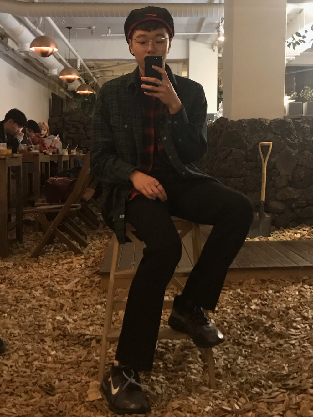 「summer、daily look、ootd、fashion、VINTAGE、instagram、casual」｜「off whiteのアイテム（スニーカー、ブラック系）」を使った、seokk_junさん（メンズ・175cm）の春コーディネートの1枚目の写真