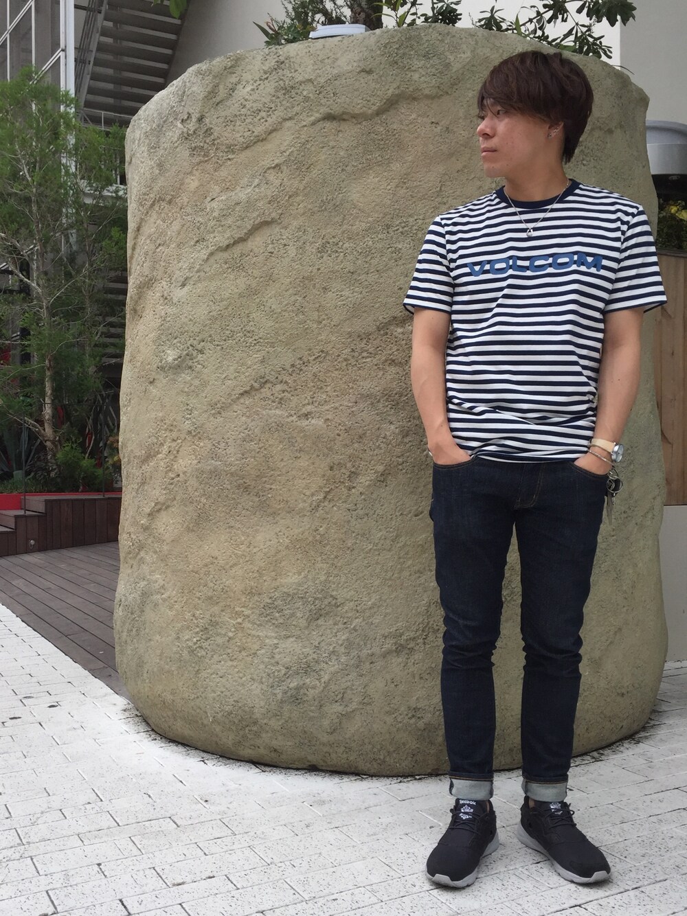 「VOLCOM、reebok、Denime、ボーダートップス、ボーダーTシャツ」｜「VOLCOMのPiled Up Stripe S/S Tee（Tシャツ/カットソー、ブルー系）」を使った、篤 SAVEwizOUT"さん（メンズ・173cm）の夏コーディネートの1枚目の写真