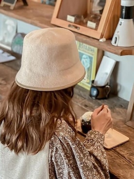 「14+（イチヨンプラス）のアイテム（帽子）」を使った、十四 鳩子さん（レディース・160cm）の秋コーディネート