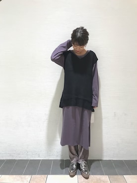 「パープル×黒」｜「アイテム（ローファー）」を使った、nakata さん（レディース・163cm）の秋コーディネート