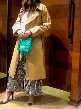 「トワルドジュイ」｜「アイテム（トレンチコート）」を使った、知奈津さん（レディース・156cm）の春コーディネート