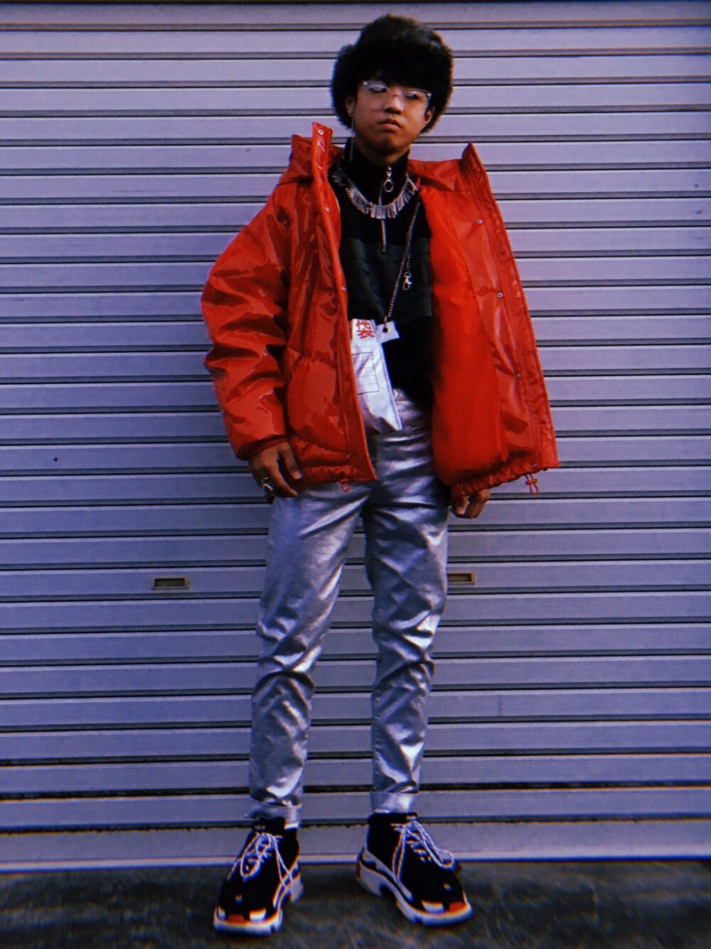 「galaxy、BALENCIAGA、balenciaga triple s、派手、個性派、原宿、フライトキャップ、リメイク、ootd、おしゃれさんと繋がりたい」｜「BALENCIAGAのアイテム（スニーカー、ブラック系）」を使った、m ANαさん（メンズ・165cm）の秋コーディネートの1枚目の写真