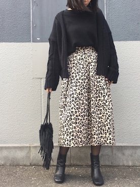 「UNIQLO（ユニクロ）のアイテム（Tシャツ/カットソー、ブラック系）」を使った、Rinoさん（レディース・168cm）の冬コーディネート