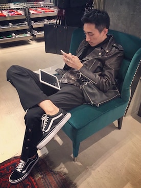 「SAINT LAURENT PARIS（サンローランパリ）のアイテム（ブルゾン）」を使った、Dis钉子さん（メンズ・178cm）の冬コーディネート