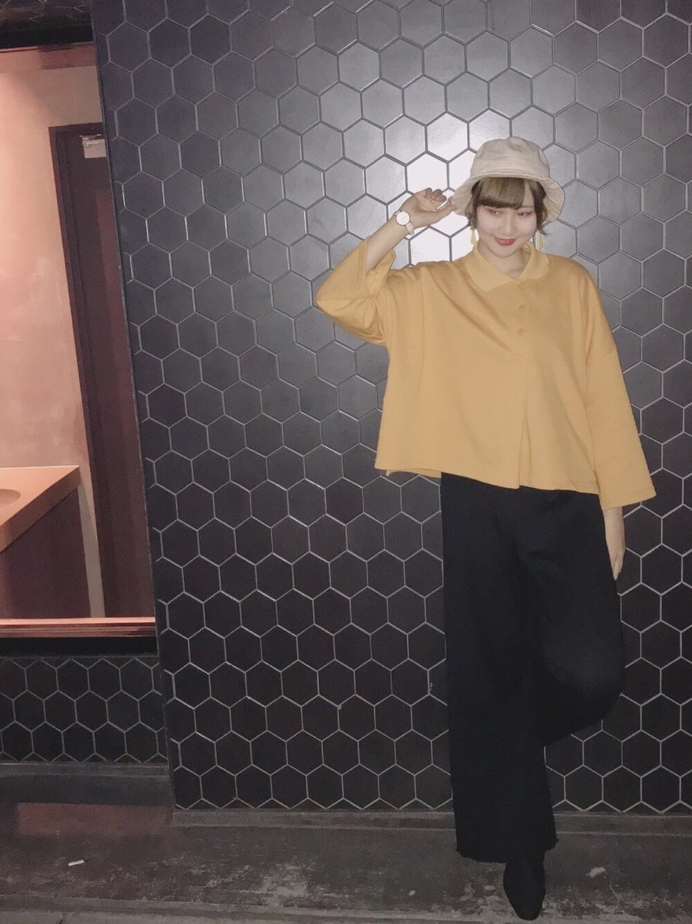 「オトナカジュアル、リブニットパンツ、バケットハット、個性的、メルロー、メルロー(merlot)、今日のコーデ、休日スタイル、merlot、merlotplus」｜「MERLOTのアイテム（パンツ、ブラック系）」を使った、しゃけまるさん（レディース・165cm）の冬コーディネートの1枚目の写真