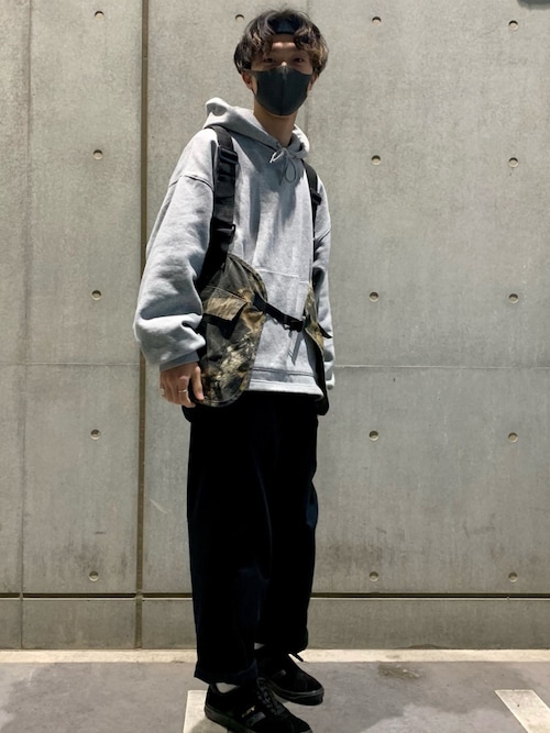 Supreme シュプリーム のヘアバンドを使った人気ファッションコーディネート Earch