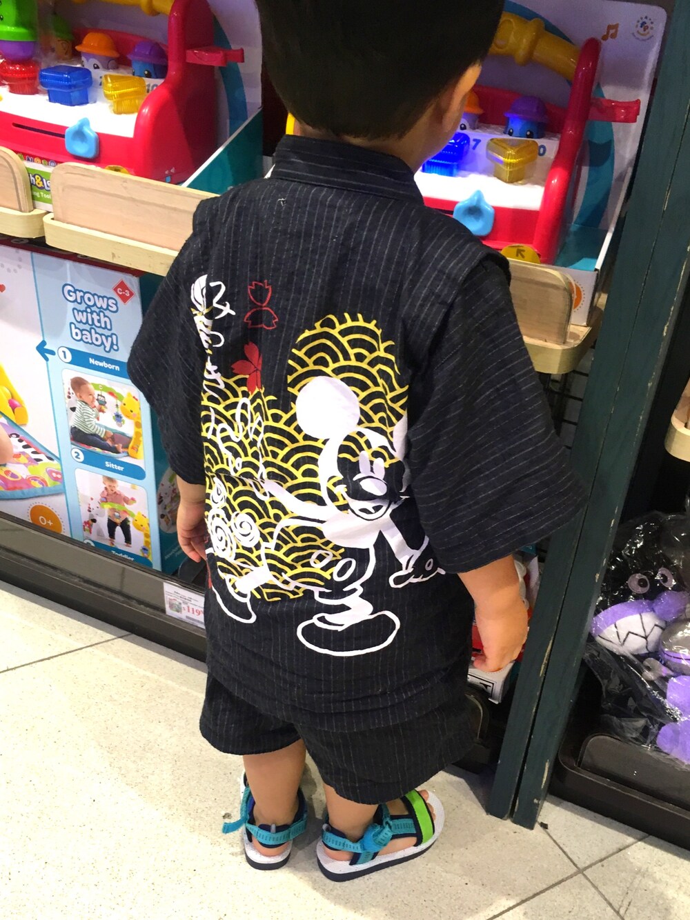 「浴衣、日本、香港、mickey、disney」｜「Disneyのアイテム（トップス、ブルー系）」を使った、Z A Bubu Lukさん（キッズ・90cm）の夏コーディネートの1枚目の写真