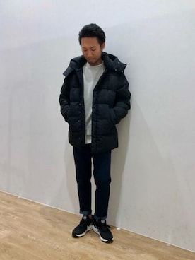 「クルーネックニット」｜ニコルさん（メンズ・175cm）の秋コーディネート