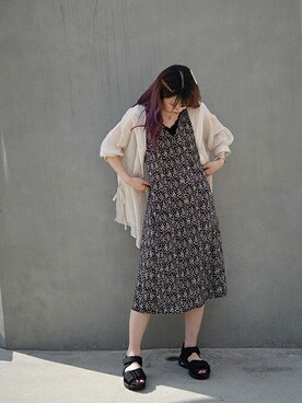 「小花柄ワンピース」｜「アイテム（サンダル）」を使った、ニコルさん（レディース・158cm）の夏コーディネート